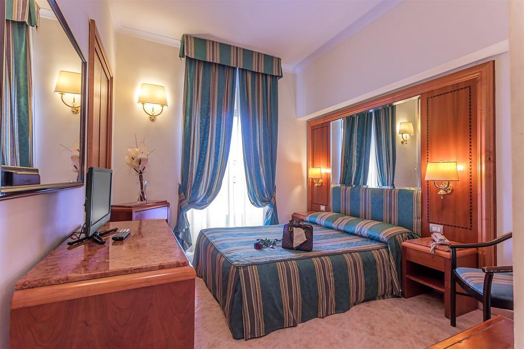 Raeli Hotel Lux Rom Exteriör bild